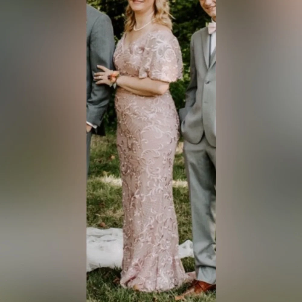 NWT Carmen Marc Valvo Infusion DUSTY ROSE Embroidered Flutter Sleeve Gown Size 6 - Picture 2 of 13